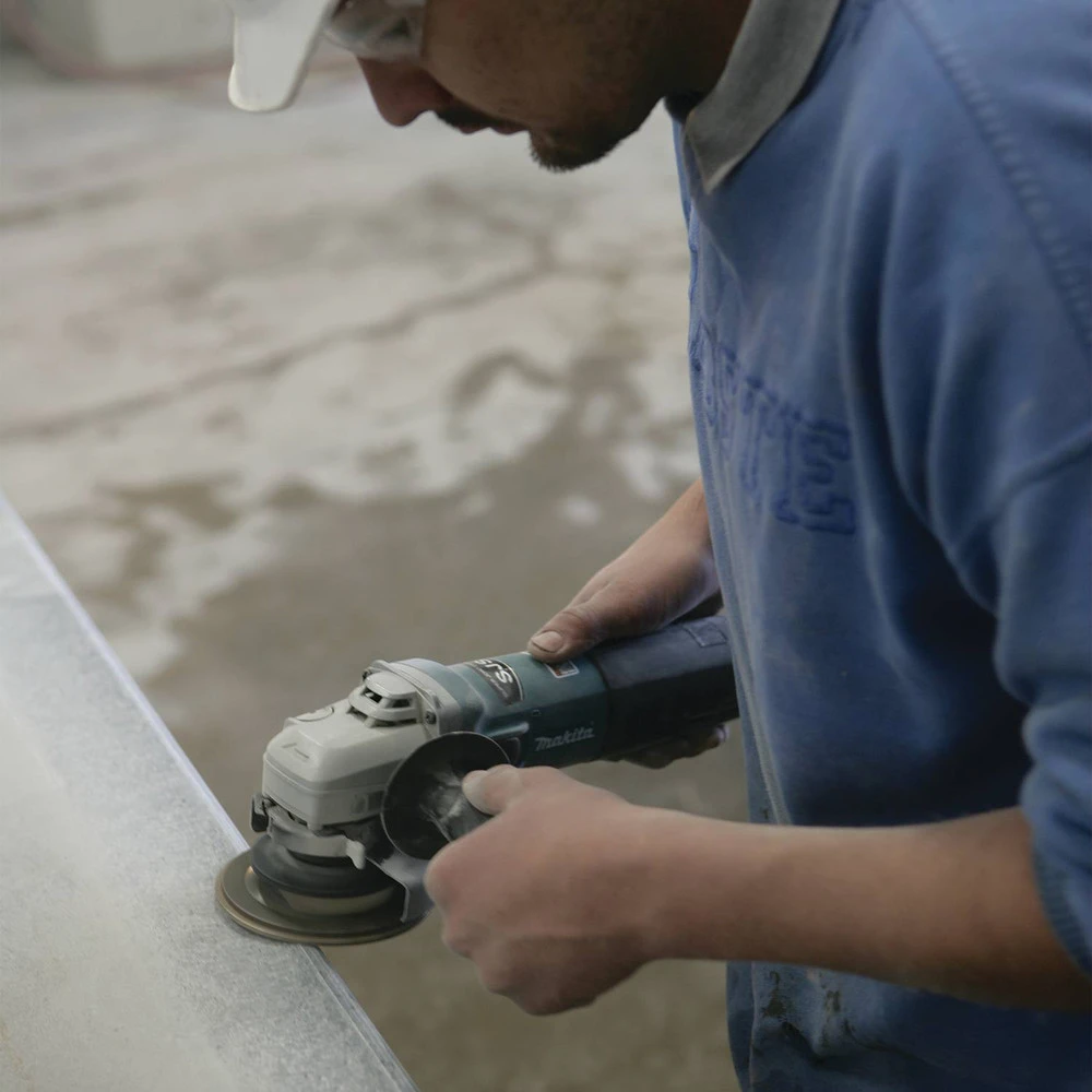 Makita 9564CV 4-1/2 In. Slide Switch Variable Speed Angle Grinder 4 Makita 9564CV 4-1/2 In. Slide Switch Variable Speed Angle Grinder - Image 2