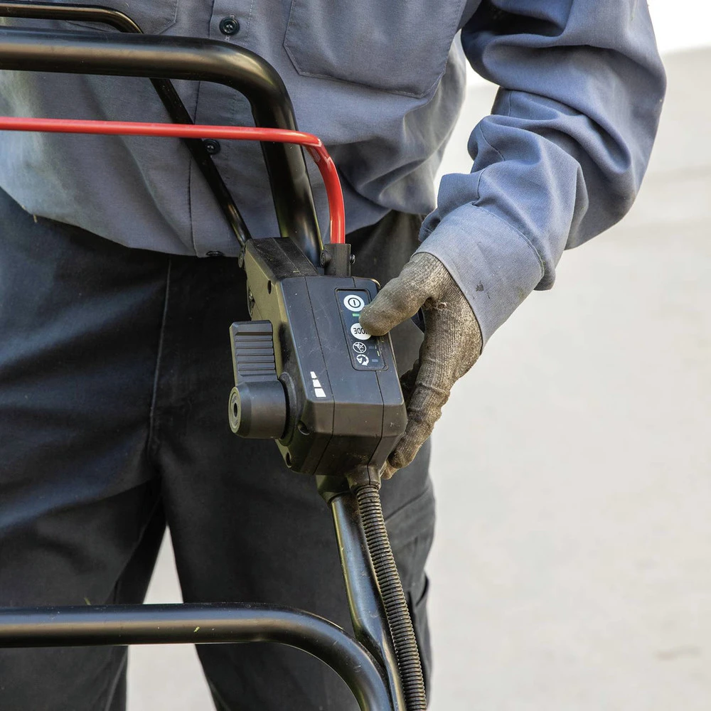 Makita CML01Z ConnectX 36V Brushless Lithium-Ion 21 In. Self-Propelled Commercial Lawn Mower (Tool Only) 6 Makita CML01Z ConnectX 36V Brushless Lithium-Ion 21 In. Self-Propelled Commercial Lawn Mower (Tool Only) - Image 4