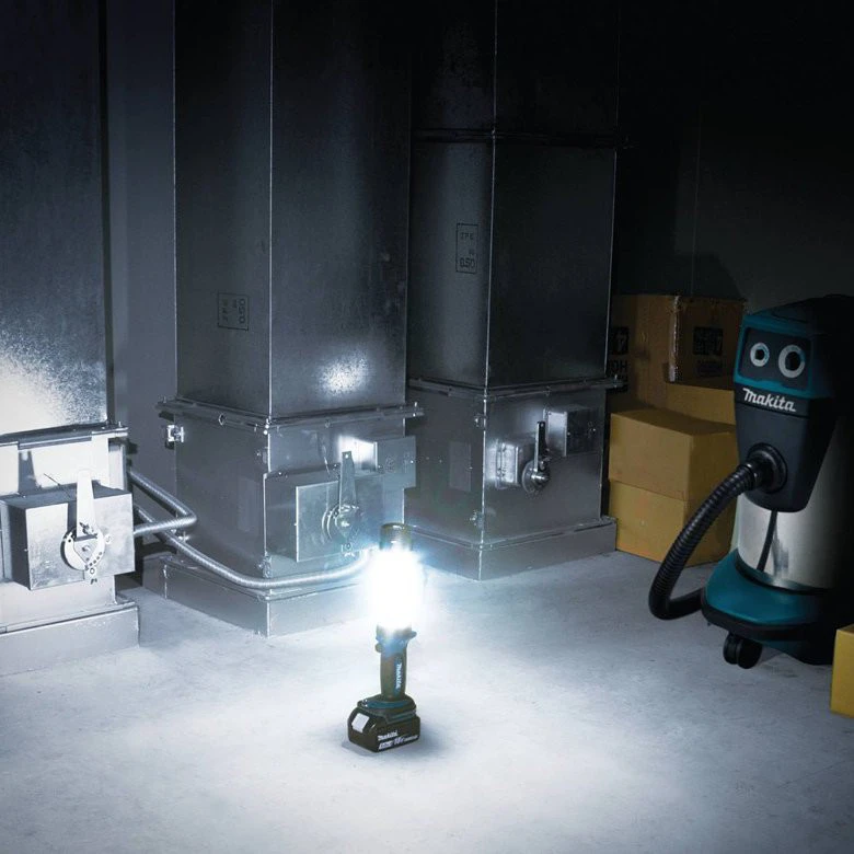 Makita DML806 18V LXT Lithium-Ion LED Cordless Lantern/Flashlight (Tool Only) 9 Makita DML806 18V LXT Lithium-Ion LED Cordless Lantern/Flashlight (Tool Only) - Image 7