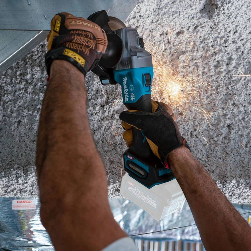 Makita GAG01Z 40V Max XGT Brushless Lithium-Ion 4-1/2 In./5 In. Cordless Cut-Off/Angle Grinder With Electric Brake (Tool Only) 9 Makita GAG01Z 40V Max XGT Brushless Lithium-Ion 4-1/2 In./5 In. Cordless Cut-Off/Angle Grinder With Electric Brake (Tool Only) - Image 7