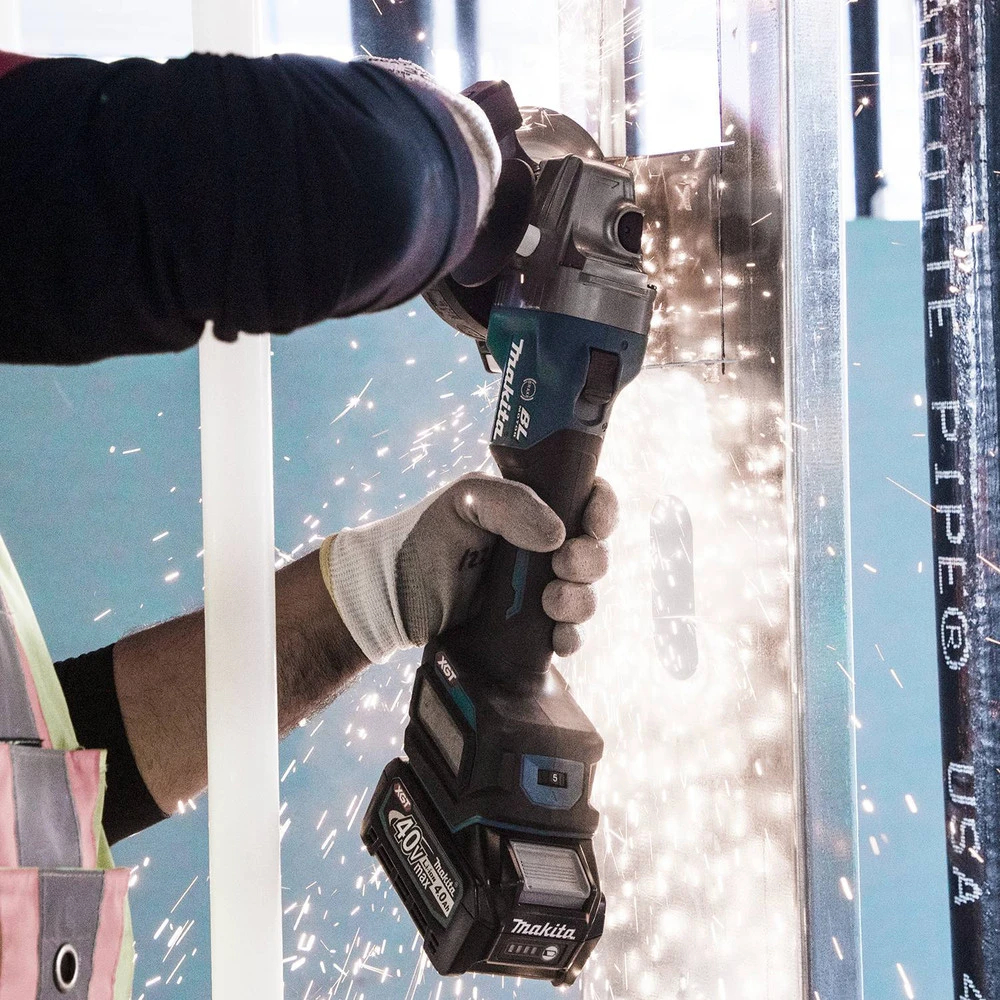 Makita GAG03M1 40V Max XGT Brushless Lithium-Ion 4-1/2 In./5 In. Cordless Paddle Switch Angle Grinder Kit With Electric Brake (4 Ah) 12 Makita GAG03M1 40V Max XGT Brushless Lithium-Ion 4-1/2 In./5 In. Cordless Paddle Switch Angle Grinder Kit With Electric Brake (4 Ah) - Image 10