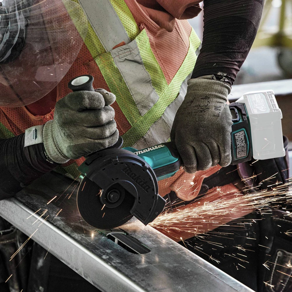 Makita GAG06Z 40V Max XGT Brushless Lithium-Ion 4-1/2 In./5 In. Cordless Paddle Switch Angle Grinder With Electric Brake And AWS (Tool Only) 5 Makita GAG06Z 40V Max XGT Brushless Lithium-Ion 4-1/2 In./5 In. Cordless Paddle Switch Angle Grinder With Electric Brake And AWS (Tool Only) - Image 3