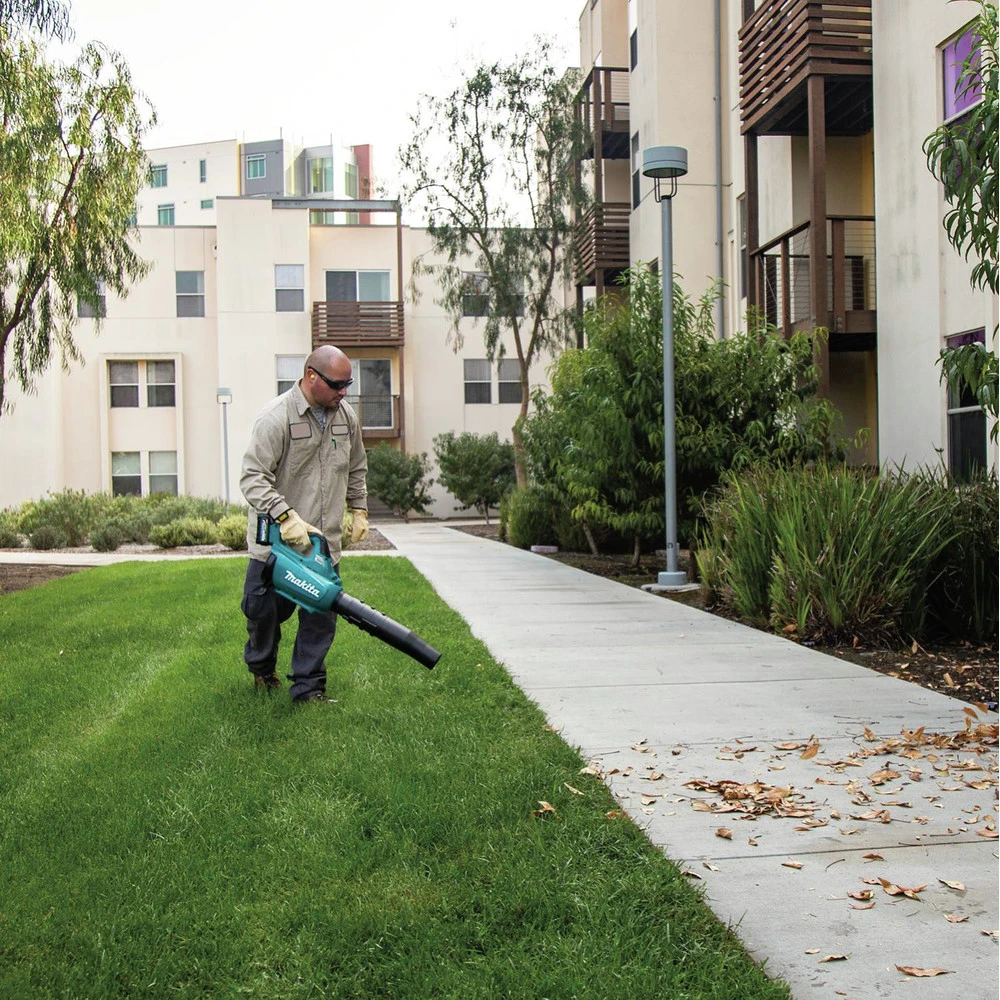 Makita GBU01M1 40V Max XGT Brushless Lithium-Ion Cordless Blower Kit (4 Ah) 18 Makita GBU01M1 40V Max XGT Brushless Lithium-Ion Cordless Blower Kit (4 Ah) - Image 16