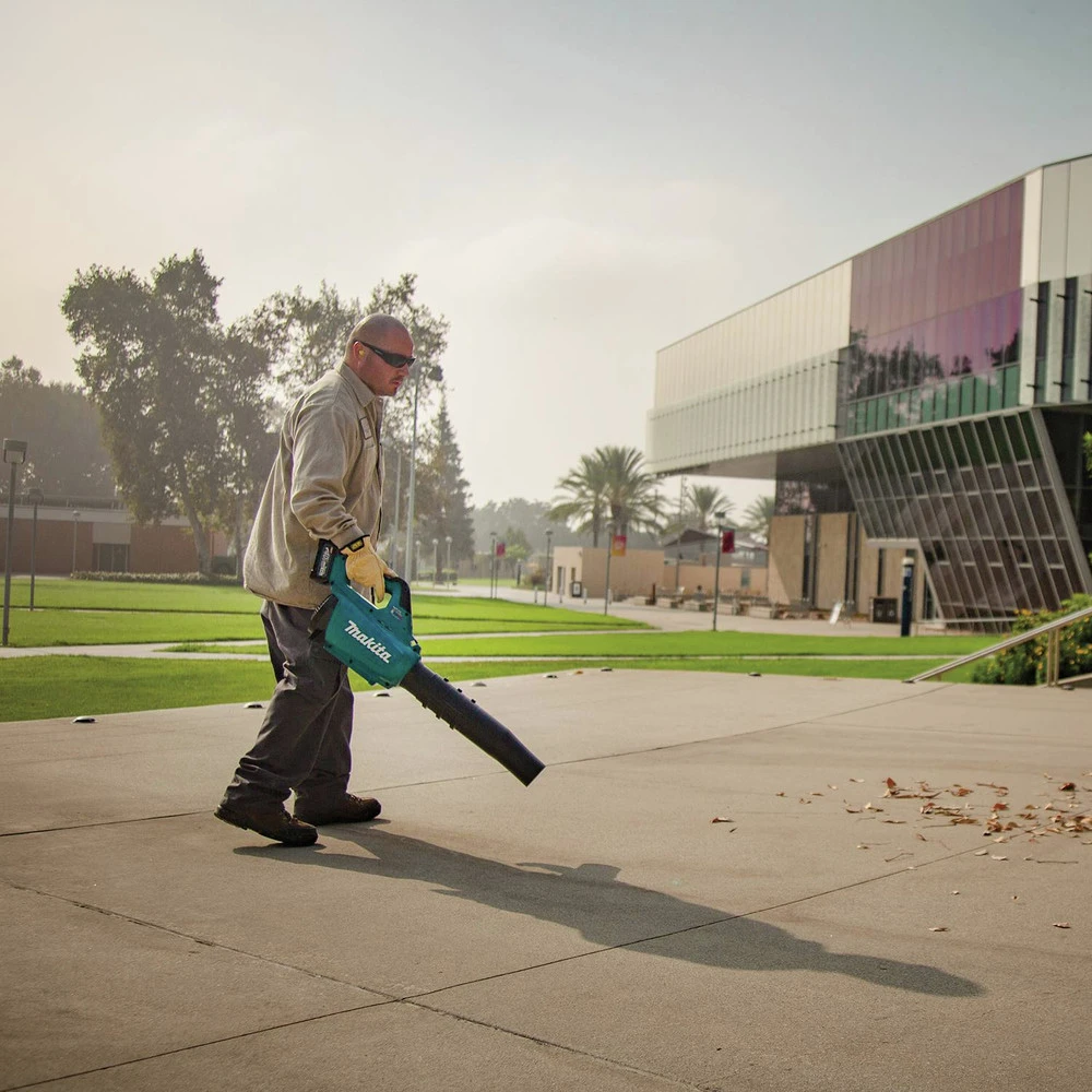 Makita GBU01M1 40V Max XGT Brushless Lithium-Ion Cordless Blower Kit (4 Ah) 19 Makita GBU01M1 40V Max XGT Brushless Lithium-Ion Cordless Blower Kit (4 Ah) - Image 17