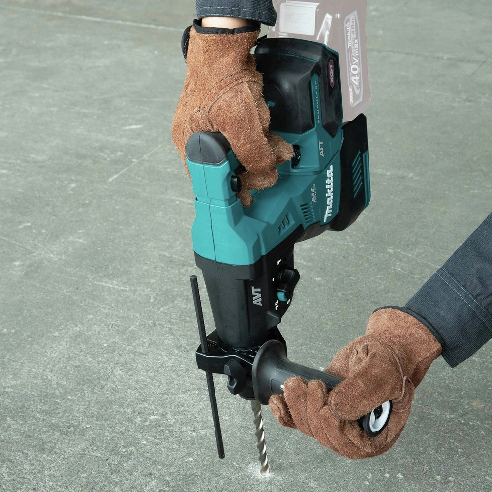 Makita GRH01Z 40V Max XGT Brushless Lithium-Ion 1-1/8 In. Cordless AVT Rotary Hammer (Tool Only) 9 Makita GRH01Z 40V Max XGT Brushless Lithium-Ion 1-1/8 In. Cordless AVT Rotary Hammer (Tool Only) - Image 7