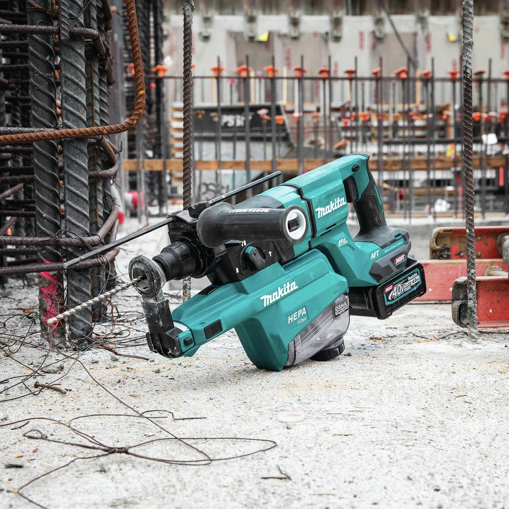 Makita GRH07M1W 40V Max XGT Brushless Lithium-Ion 1-1/8 In. Cordless AFT/AWS Capable Accepts SDS-PLUS Bits AVT D-Handle Rotary Hammer Kit With Dust Extractor (4 Ah) 14 Makita GRH07M1W 40V Max XGT Brushless Lithium-Ion 1-1/8 In. Cordless AFT/AWS Capable Accepts SDS-PLUS Bits AVT D-Handle Rotary Hammer Kit With Dust Extractor (4 Ah) - Image 12