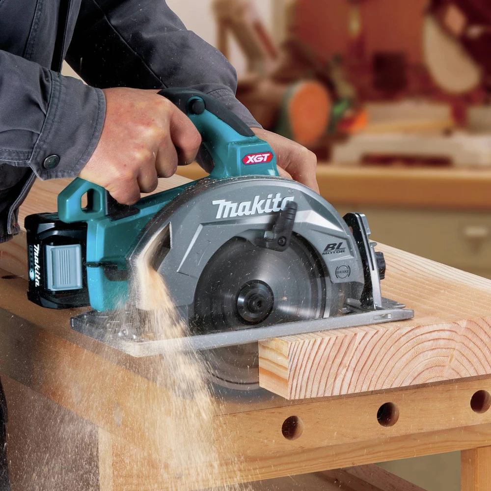 Makita GSH01M1 40V Max XGT Brushless Lithium-Ion 7-1/4 In. Cordless AWS Capable Circular Saw Kit (4 Ah) 9 Makita GSH01M1 40V Max XGT Brushless Lithium-Ion 7-1/4 In. Cordless AWS Capable Circular Saw Kit (4 Ah) - Image 7