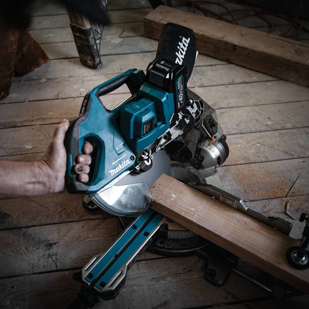 Makita GSL02M1 40V Max XGT Brushless Lithium-Ion 8-1/2 In. Cordless AWS Capable Dual-Bevel Sliding Compound Miter Saw Kit (4 Ah) 11 Makita GSL02M1 40V Max XGT Brushless Lithium-Ion 8-1/2 In. Cordless AWS Capable Dual-Bevel Sliding Compound Miter Saw Kit (4 Ah) - Image 9