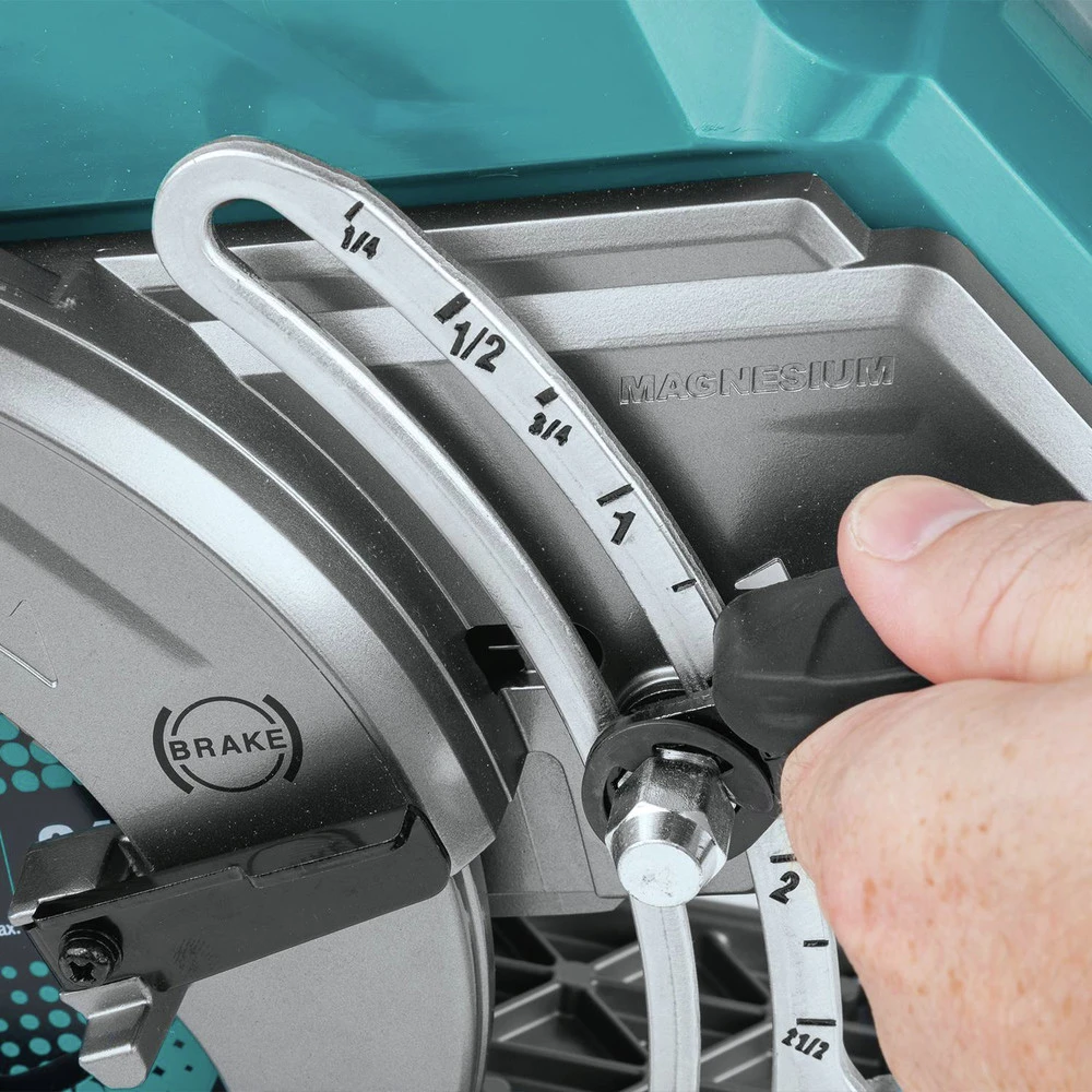 Makita GSR01M1 40V Max XGT Brushless Lithium-Ion 7-1/4 In. Cordless Rear Handle Circular Saw Kit (4 Ah) 16 Makita GSR01M1 40V Max XGT Brushless Lithium-Ion 7-1/4 In. Cordless Rear Handle Circular Saw Kit (4 Ah) - Image 14