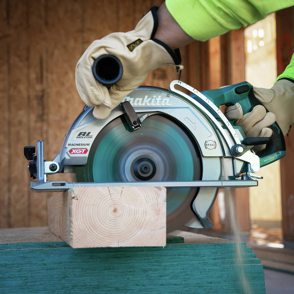 Makita GSR02M1 40V Max XGT AWS Capable Brushless Lithium-Ion 10-1/4 In. Cordless Rear Handle Circular Saw Kit (4 Ah) 23 Makita GSR02M1 40V Max XGT AWS Capable Brushless Lithium-Ion 10-1/4 In. Cordless Rear Handle Circular Saw Kit (4 Ah) - Image 21