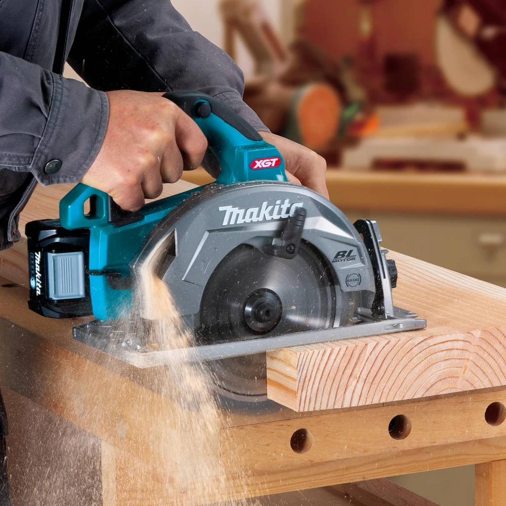 Makita GT400M1D1 40V Max XGT Brushless Lithium-Ion 7-1/4 In. Cordless Circular Saw 4-Tool Combo Kit (2.5 Ah/4 Ah) 15 Makita GT400M1D1 40V Max XGT Brushless Lithium-Ion 7-1/4 In. Cordless Circular Saw 4-Tool Combo Kit (2.5 Ah/4 Ah) - Image 13