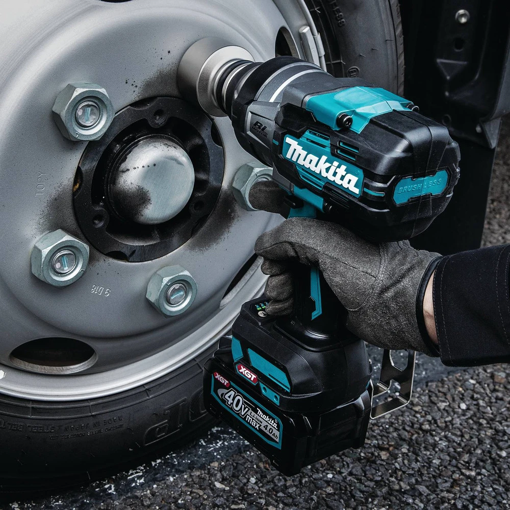 Makita GWT01D 40V Max XGT Brushless Lithium-Ion 3/4 In. Cordless 4-Speed High-Torque Impact Wrench With Friction Ring Anvil Kit (2.5 Ah) 12 Makita GWT01D 40V Max XGT Brushless Lithium-Ion 3/4 In. Cordless 4-Speed High-Torque Impact Wrench With Friction Ring Anvil Kit (2.5 Ah) - Image 10