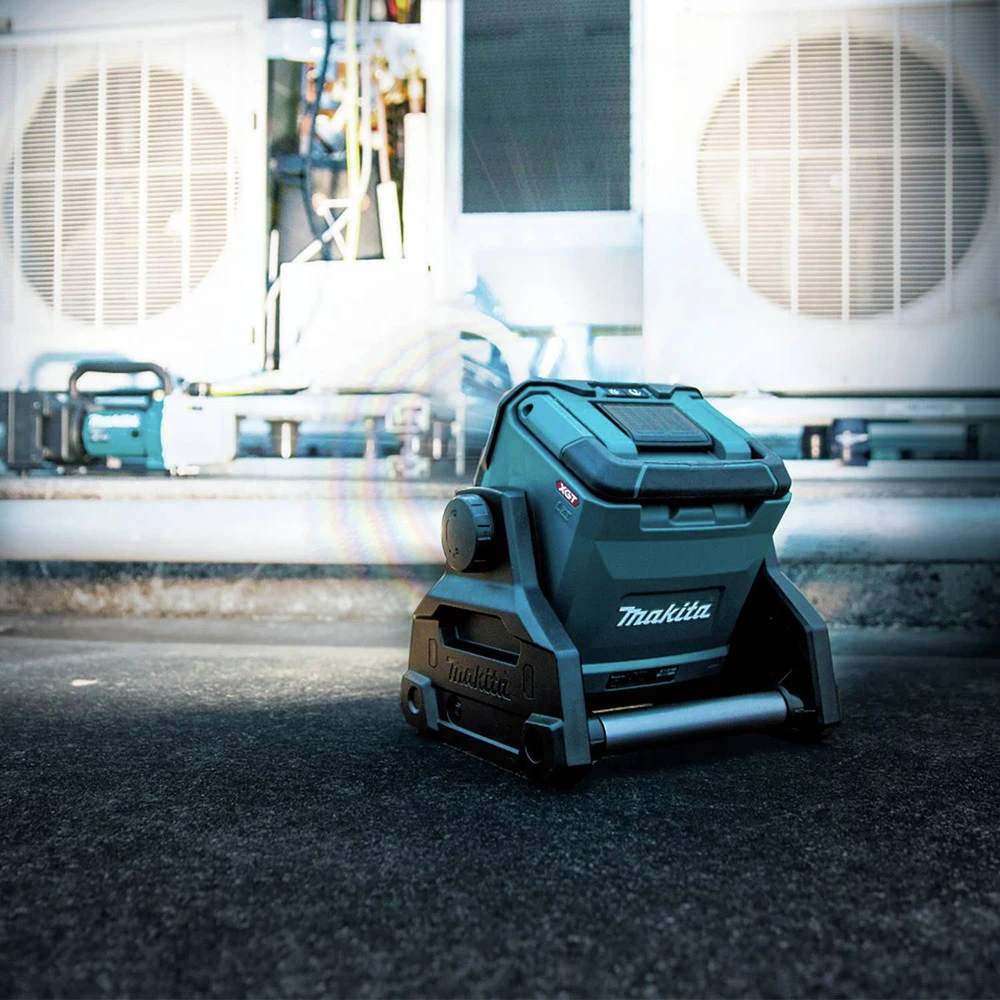 Makita ML003G 40V Max XGT Lithium-Ion Cordless L.E.D. Work Light (Tool Only) 7 Makita ML003G 40V Max XGT Lithium-Ion Cordless L.E.D. Work Light (Tool Only) - Image 5