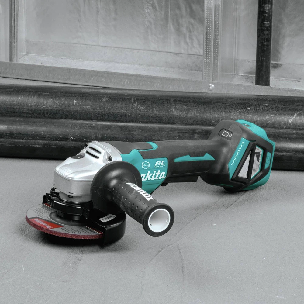 Makita XAG20Z 18V LXT Lithium-Ion Brushless Cordless 4-1/2 In. Or 5 In. Paddle Switch Cut-Off/Angle Grinder With Electric Brake (Tool Only) 11 Makita XAG20Z 18V LXT Lithium-Ion Brushless Cordless 4-1/2 In. Or 5 In. Paddle Switch Cut-Off/Angle Grinder With Electric Brake (Tool Only) - Image 9