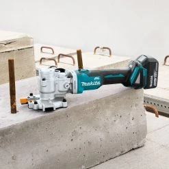 Factory Reconditioned Makita XCS02T1-R 18V LXT Brushless Lithium-Ion Cordless Steel Rod Flush-Cutter Kit (5 Ah) -Cheap Makita Store mktnxcs02t1 r e