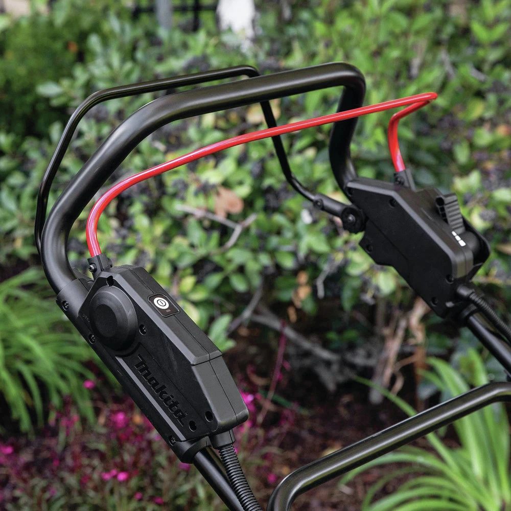 Makita XML11CT1 18V X2 (36V) LXT Lithium-Ion 21 In. Cordless Self-Propelled Lawn Mower Kit With 4 Batteries (5 Ah) 10 Makita XML11CT1 18V X2 (36V) LXT Lithium-Ion 21 In. Cordless Self-Propelled Lawn Mower Kit With 4 Batteries (5 Ah) - Image 8