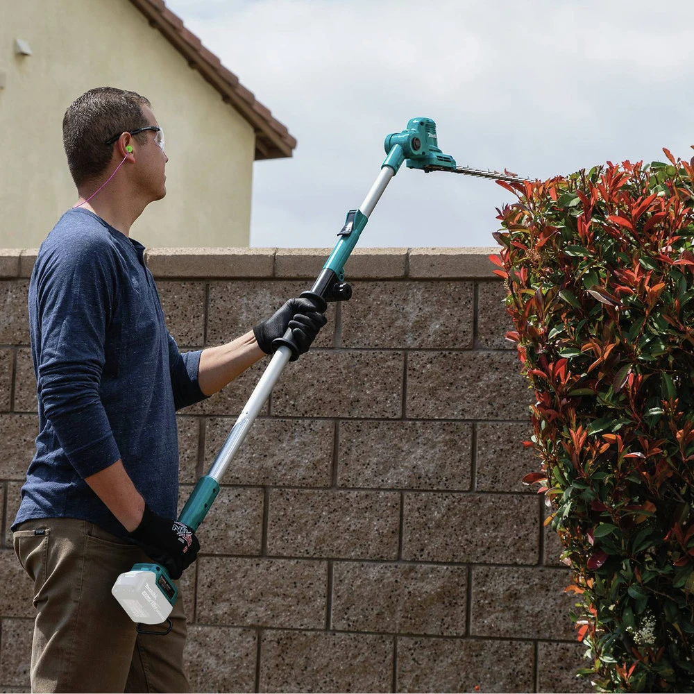 Makita XNU05Z 18V LXT Lithium-Ion 18 In. Cordless Telescoping Articulating Pole Hedge Trimmer (Tool Only) 10 Makita XNU05Z 18V LXT Lithium-Ion 18 In. Cordless Telescoping Articulating Pole Hedge Trimmer (Tool Only) - Image 8