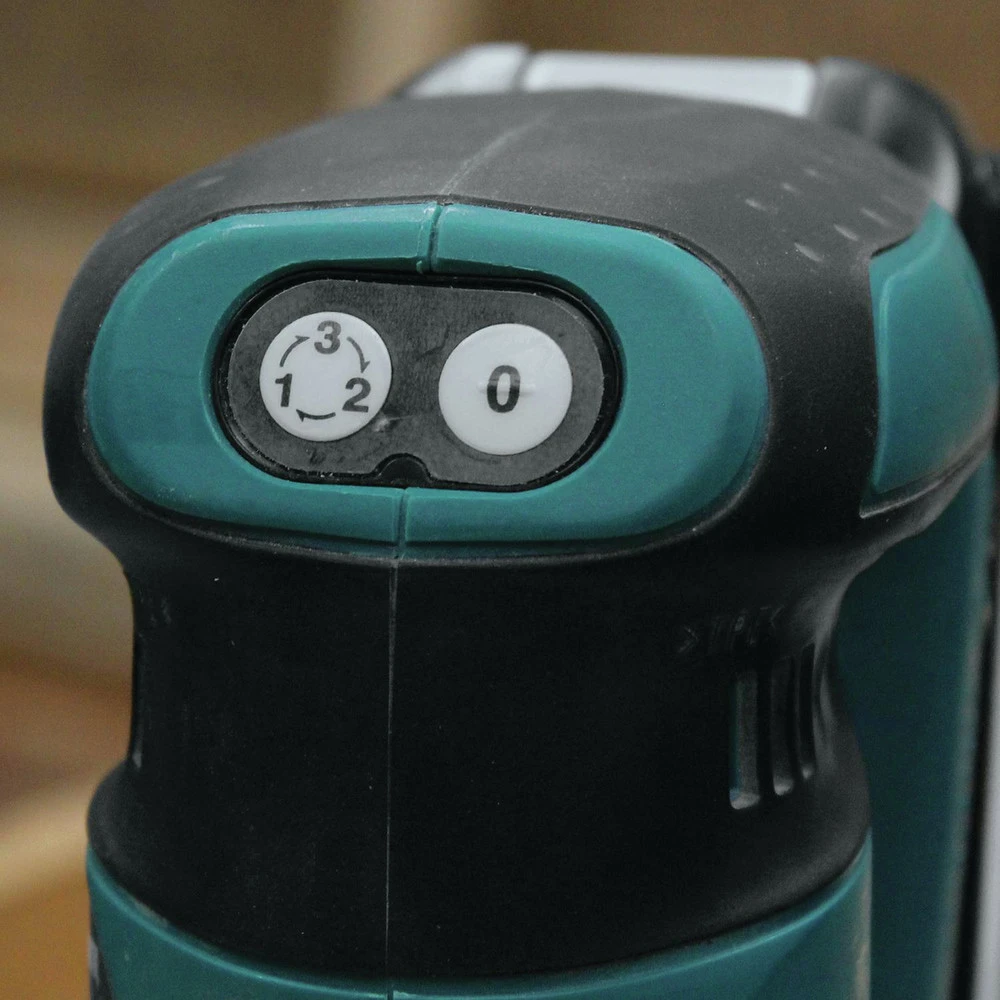 Makita XOB01Z-BL1840DC1 18V LXT Lithium-Ion 5 In. Cordless Random Orbit Sander And Battery With Charger Starter Pack Bundle (4 Ah) 19 Makita XOB01Z-BL1840DC1 18V LXT Lithium-Ion 5 In. Cordless Random Orbit Sander And Battery With Charger Starter Pack Bundle (4 Ah) - Image 17