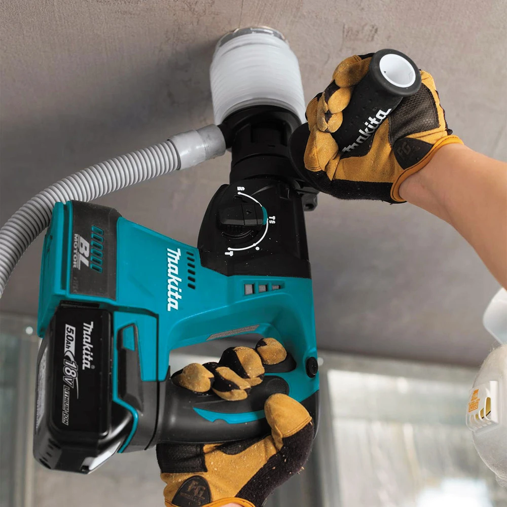 Makita XRH01T 18V LXT Lithium-Ion Brushless 1 In. Cordless Rotary Hammer Kit (5 Ah) 5 Makita XRH01T 18V LXT Lithium-Ion Brushless 1 In. Cordless Rotary Hammer Kit (5 Ah) - Image 3
