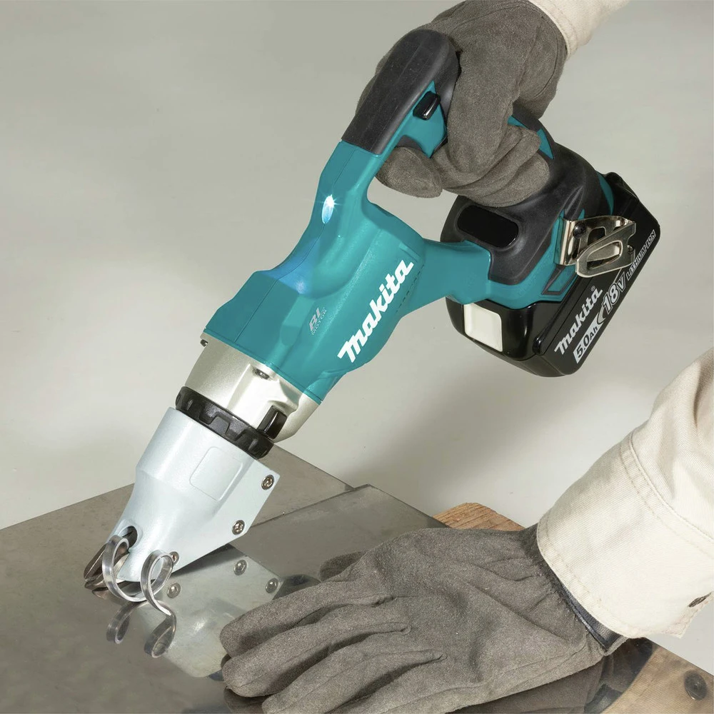 Makita XSJ03T 18V LXT Brushless Lithium-Ion 14 Gauge Cordless Straight Shear Kit With (2) 5 Ah Batteries 7 Makita XSJ03T 18V LXT Brushless Lithium-Ion 14 Gauge Cordless Straight Shear Kit With (2) 5 Ah Batteries - Image 5