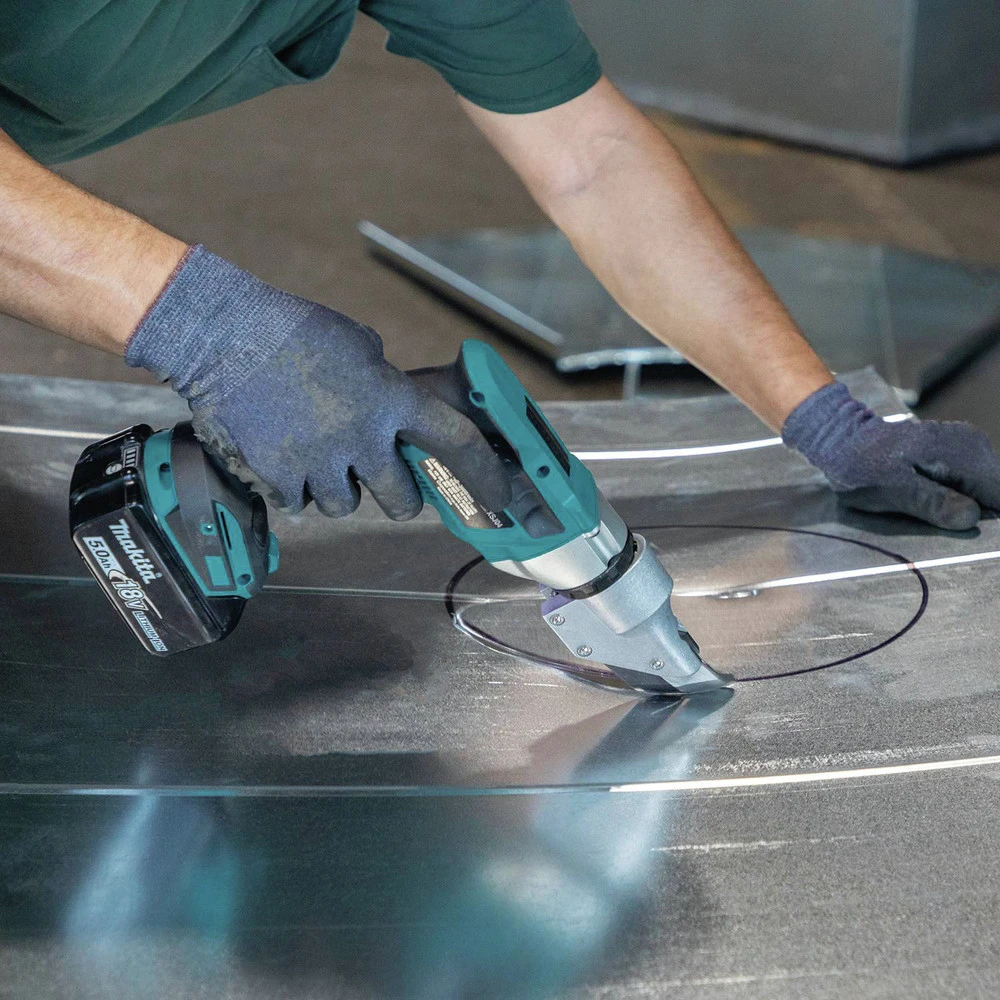 Makita XSJ04T 18V LXT Brushless Lithium-Ion 18 Gauge Cordless Offset Shear Kit With 2 Batteries (5 Ah) 9 Makita XSJ04T 18V LXT Brushless Lithium-Ion 18 Gauge Cordless Offset Shear Kit With 2 Batteries (5 Ah) - Image 7