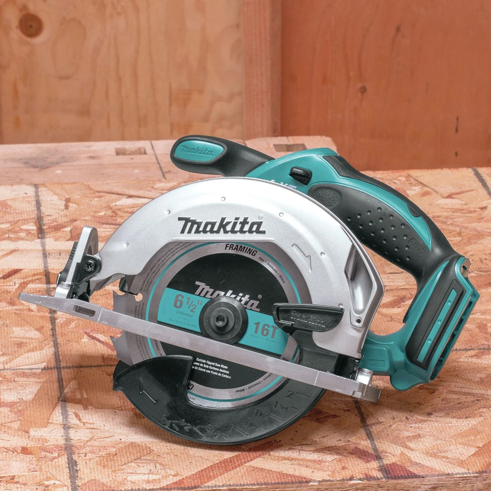 Makita XSS02Z 18V LXT Lithium-Ion 6-1/2 In. Circular Saw (Tool Only) 6 Makita XSS02Z 18V LXT Lithium-Ion 6-1/2 In. Circular Saw (Tool Only) - Image 4