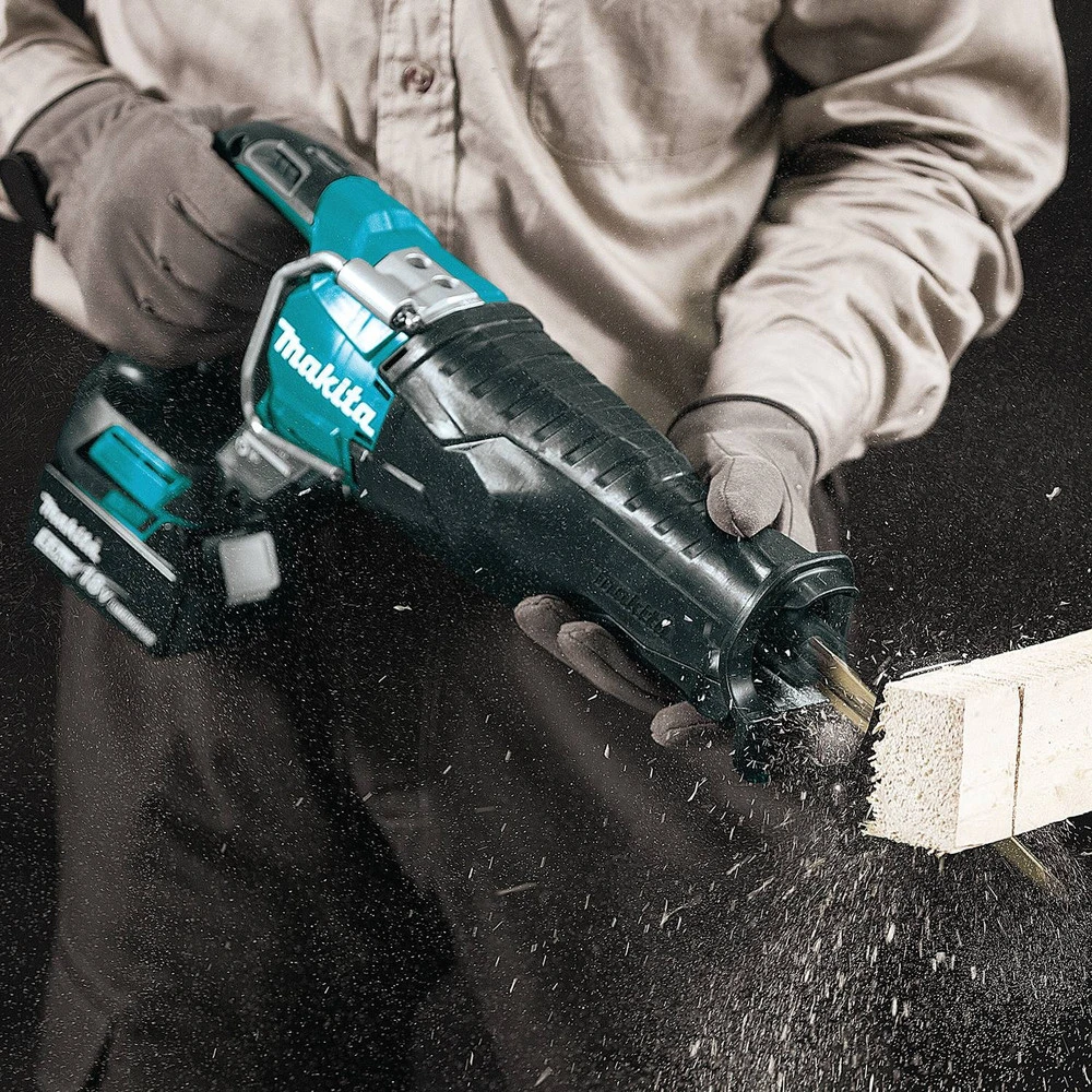 Makita XT328M 18V LXT Brushless Lithium-Ion 3-Tool Cordless Combo Kit (4 Ah) 8 Makita XT328M 18V LXT Brushless Lithium-Ion 3-Tool Cordless Combo Kit (4 Ah) - Image 6