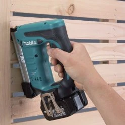 Makita XTS01Z 18V LXT Lithium-Ion 3/8 In. Crown Stapler (Tool Only) -Cheap Makita Store mktnxts01z g