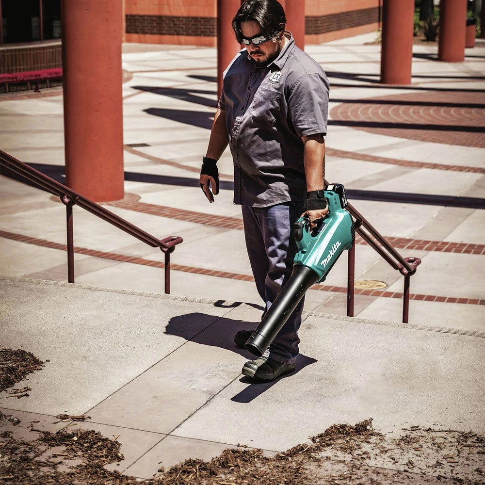 Factory Reconditioned Makita XBU03SM1-R 18V LXT Lithium-Ion Brushless Cordless Blower Kit (4 Ah) 7 Factory Reconditioned Makita XBU03SM1-R 18V LXT Lithium-Ion Brushless Cordless Blower Kit (4 Ah) - Image 5