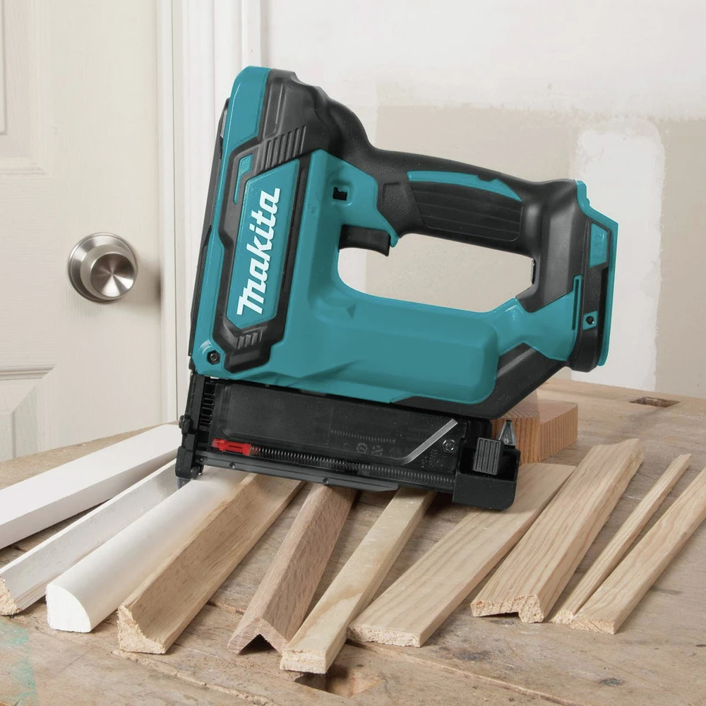 Factory Reconditioned Makita XTP02Z-R 18V LXT Lithium-Ion Cordless 23 Gauge Pin Nailer (Tool Only) 7 Factory Reconditioned Makita XTP02Z-R 18V LXT Lithium-Ion Cordless 23 Gauge Pin Nailer (Tool Only) - Image 5